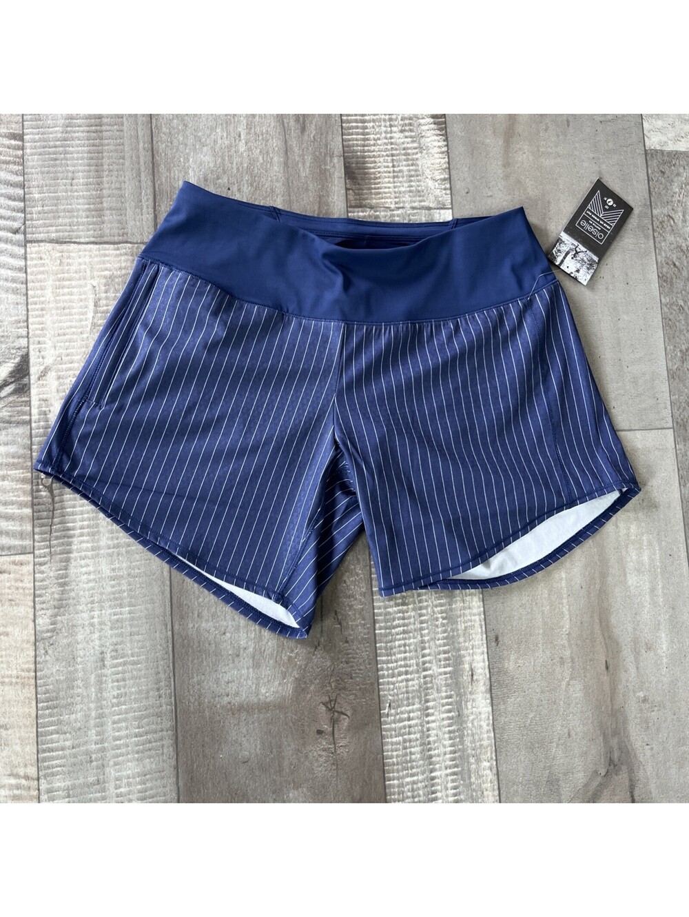 Oiselle Long Roga Shorts Womens Size 4 Color Grounded Pinstripe $62 MSRP Gym NWT